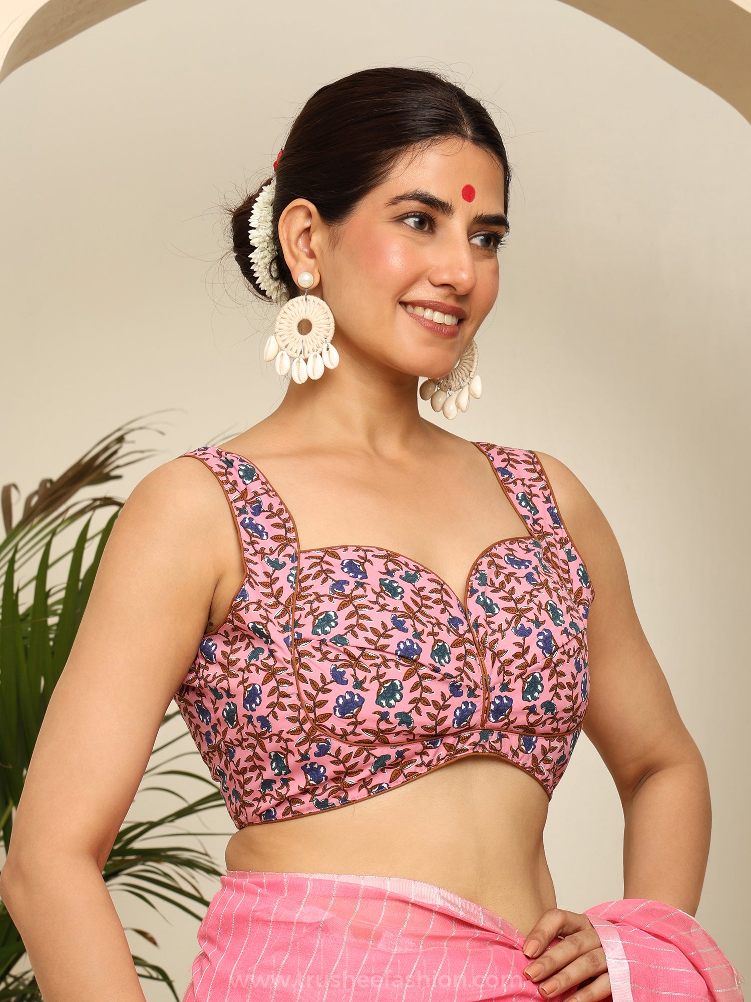 Blue Flower and Leaves Pink Printed Sweetheart Neck Sleeveless Crop Blouse